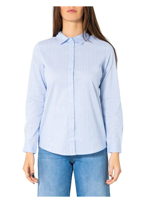 Helle Bluse mit weißen Streifen Helle Bluse mit weißen Streifen