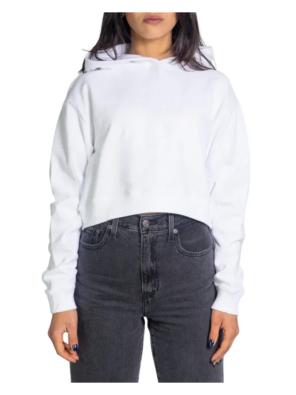 Weiße Cropped Hoodie mit Jeans Weiße Cropped Hoodie mit Jeans