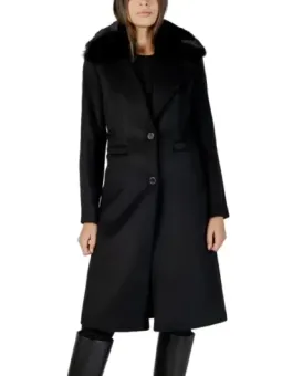 "Eleganter Guess Damenmantel 492537 – Stil & Komfort"