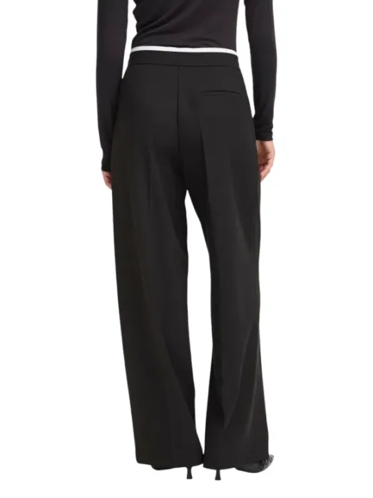 Ichi Damenhose 493334 – Stilvolle Eleganz und Komfort Ichi Damenhose 493334 – Stilvolle Eleganz und Komfort