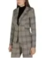 Eleganter Ichi Damenblazer – Stilvoll & Vielseitig Eleganter Ichi Damenblazer – Stilvoll & Vielseitig