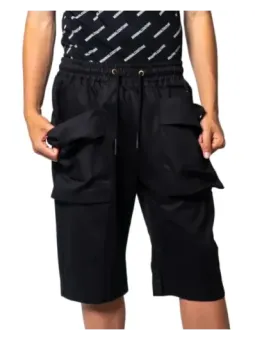 Schwarze Cargoshorts mit vielen Taschen