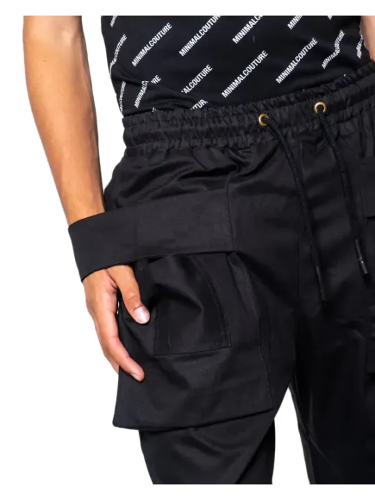Schwarze Cargo-Hose minimalistischer Stil