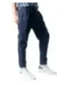 Schlanke, blaue Jeans mit geradem Bein