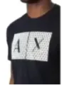 Schwarzes T-Shirt mit Dreiecksdesign