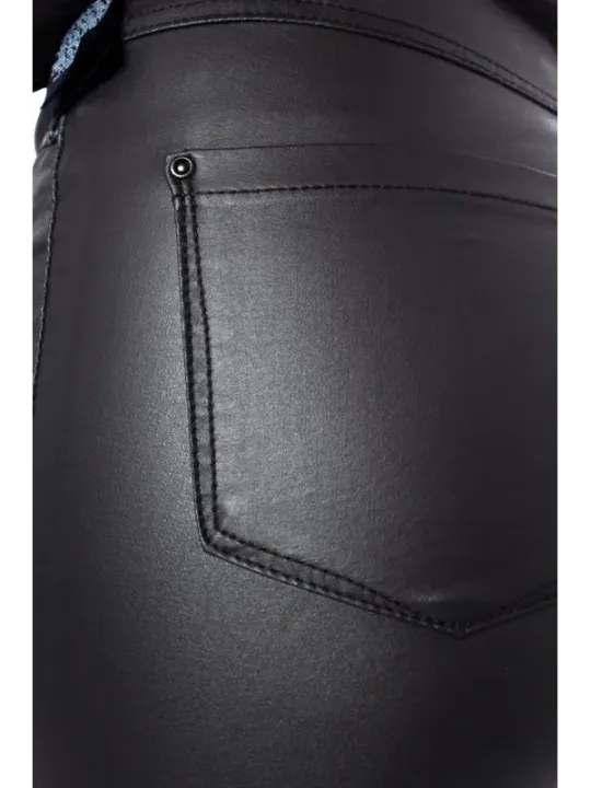 Schwarze Lederhose Naht Detailansicht