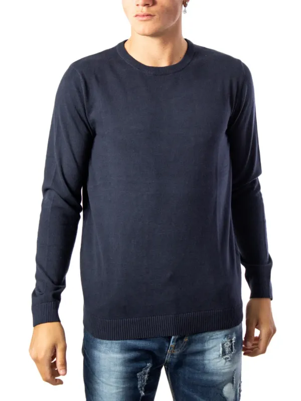 Dunkelblauer Herrenpullover Jeans Dunkelblauer Herrenpullover Jeans