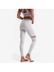 Weiße Leggings und Sport-BH hinten