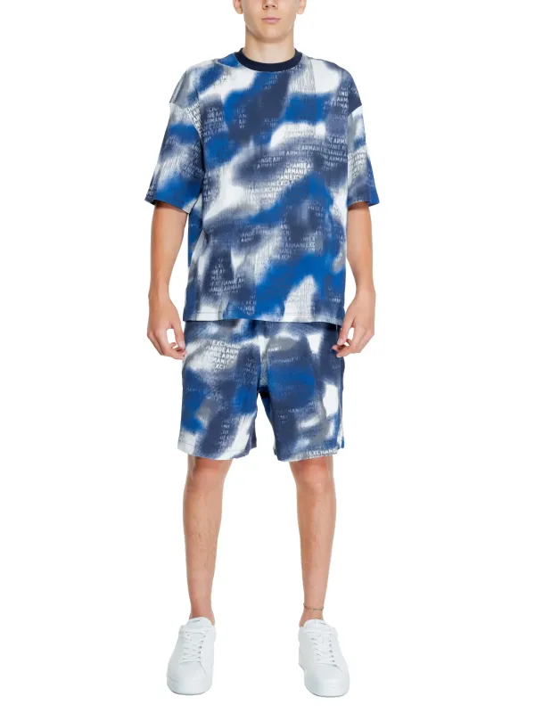 Tie-Dye T-Shirt und Shorts Tie-Dye T-Shirt und Shorts