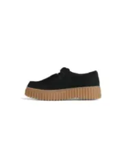 Schwarze Wildlederschuhe mit brauner Sohle