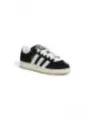 Schwarzer Adidas Sneaker mit weißem Logo