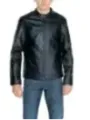 Schwarze Lederjacke klassischer Biker-Stil