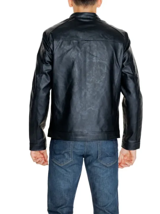 Schwarze Lederjacke klassischer Biker-Stil