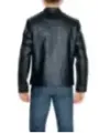 Schwarze Lederjacke klassischer Biker-Stil