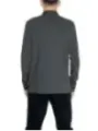 Mann trägt Armani Exchange Poloshirt
