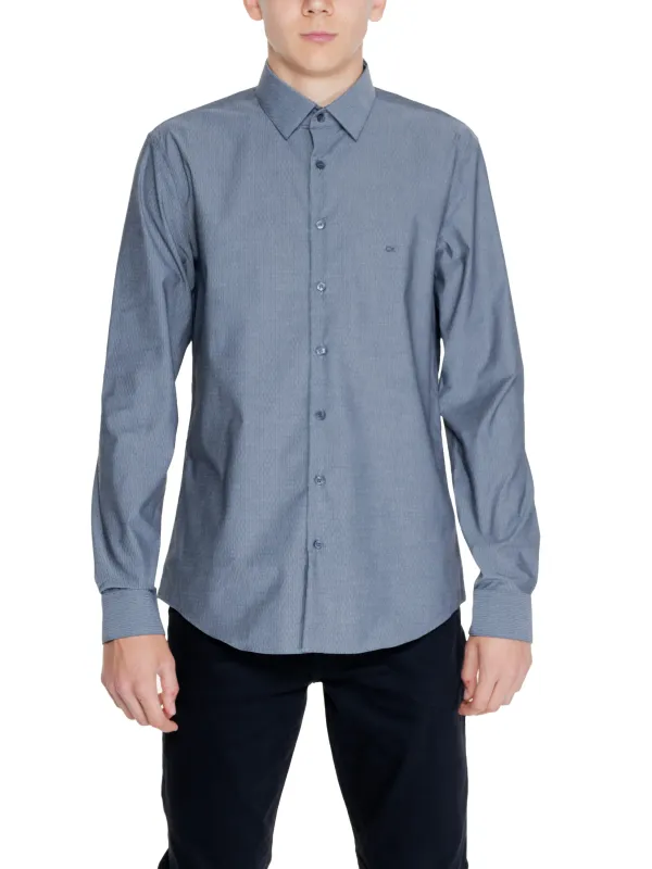 Leichter blau gestreifter Calvin Klein Hemd Leichter blau gestreifter Calvin Klein Hemd