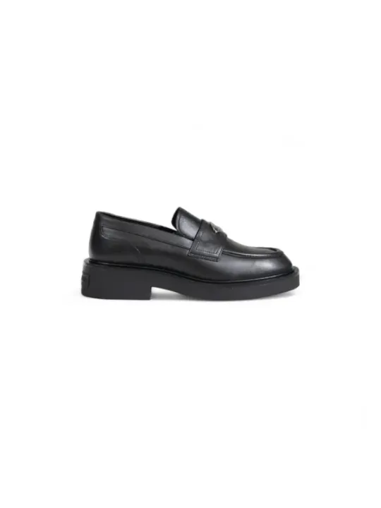 Schwarzer Leder-Loafer mit klobiger Sohle