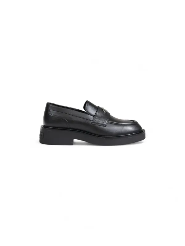 Schwarzer Leder-Loafer mit klobiger Sohle Schwarzer Leder-Loafer mit klobiger Sohle