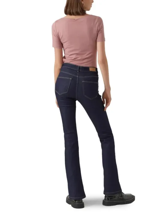 Dunkle Jeans, schlanker Schnitt, Rückenansicht