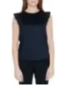 Schwarzes Polyester-Top mit Ausschnitten