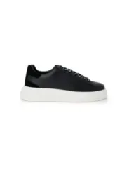 Schwarze und weiße Guess Sneaker