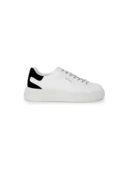 Weiße GUESS Leder-Sneakers Detailansicht