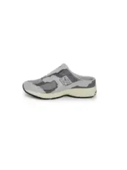 Graue New Balance Slip-On Sneaker