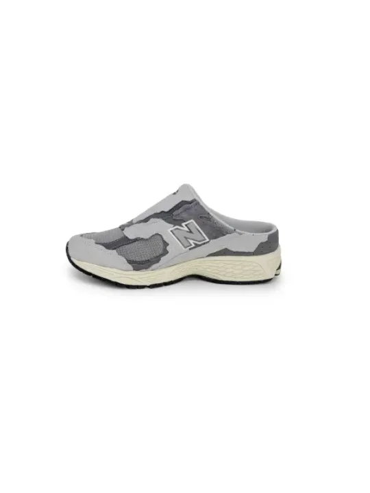 Graue New Balance Slip-On Sneaker