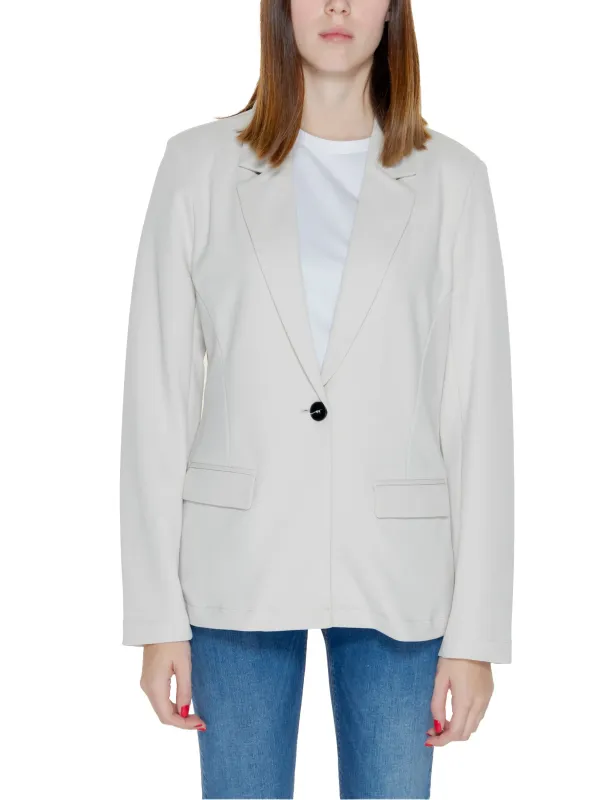 Beiger Blazer mit zwei Taschen Beiger Blazer mit zwei Taschen