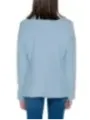 Helle blaue Blazer und Jeans