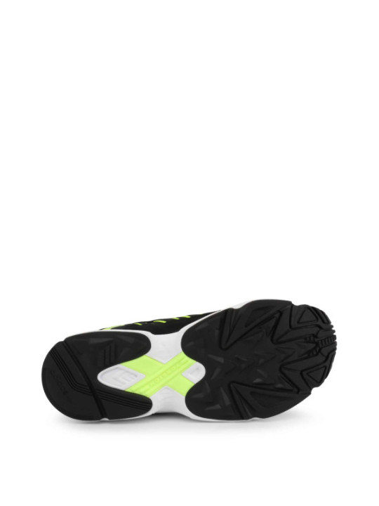 Sneakers Adidas - YUNG-1 - Schwarz 120,00 €  | Planet-Deluxe