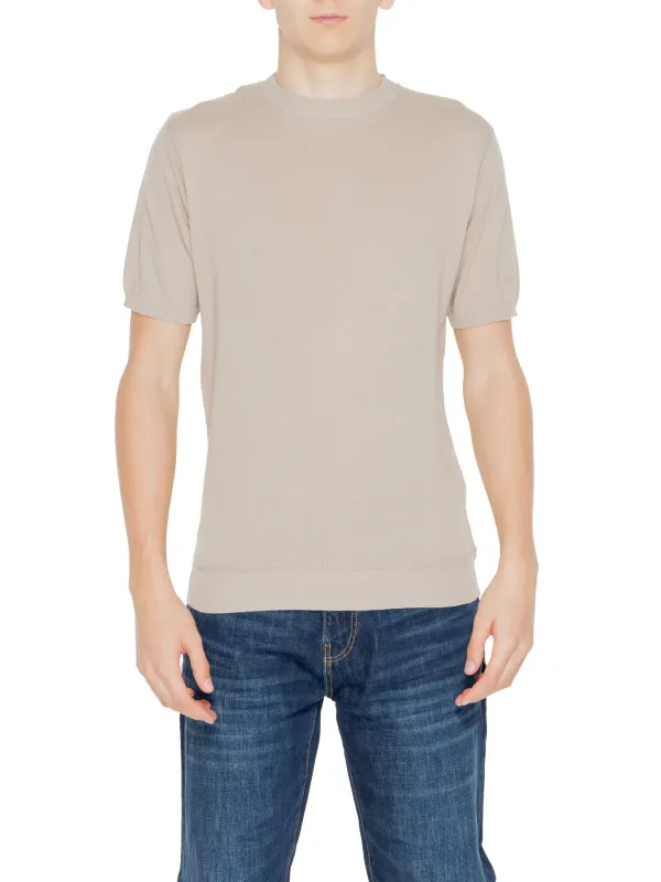 Beiges Baumwoll-T-Shirt mit kurzen Ärmeln Beiges Baumwoll-T-Shirt mit kurzen Ärmeln