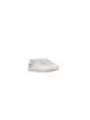 Weiße Sneaker mit pinkfarbenen Akzenten