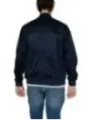 Navy Bomberjacke mit Jeans