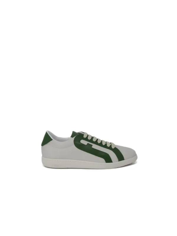 Weiße Furla Sneaker mit grünem Detail