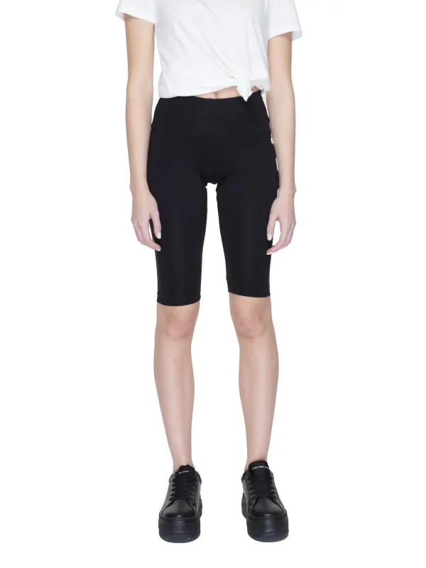 Schwarze Biker Shorts mit Stiefeln Schwarze Biker Shorts mit Stiefeln