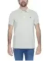Mann trägt U.S. Polo Assn. Poloshirt