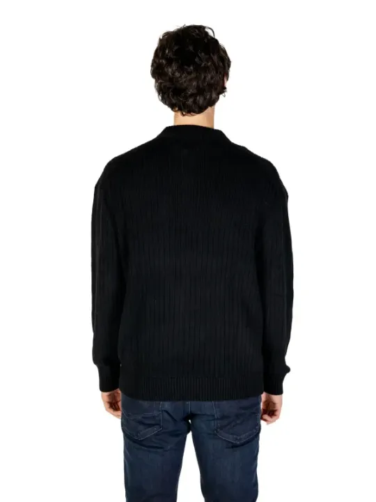 Schwarzer gerippter V-Ausschnitt Pullover