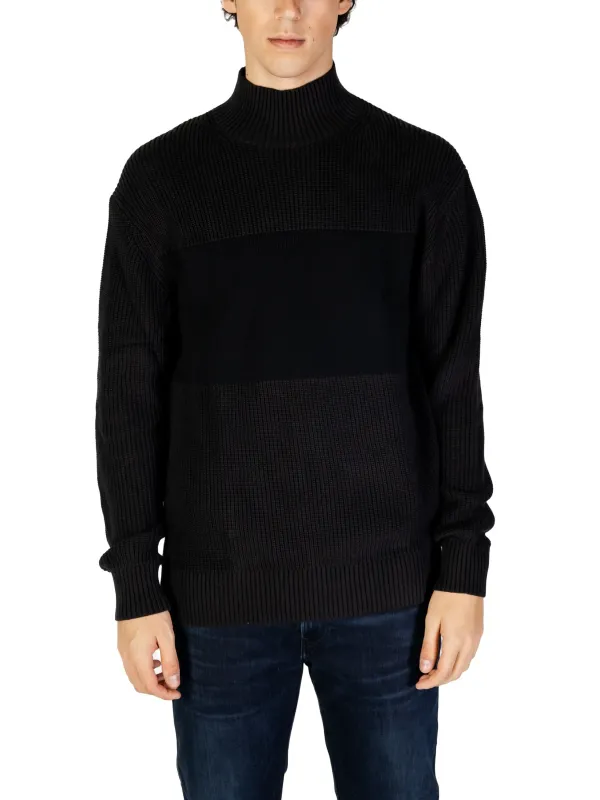 Schwarzer gerippter Calvin Klein Pullover