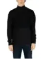 Schwarzer gerippter Calvin Klein Pullover