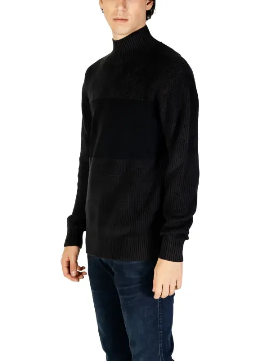 Schwarzer Rollkragenpullover von Calvin Klein