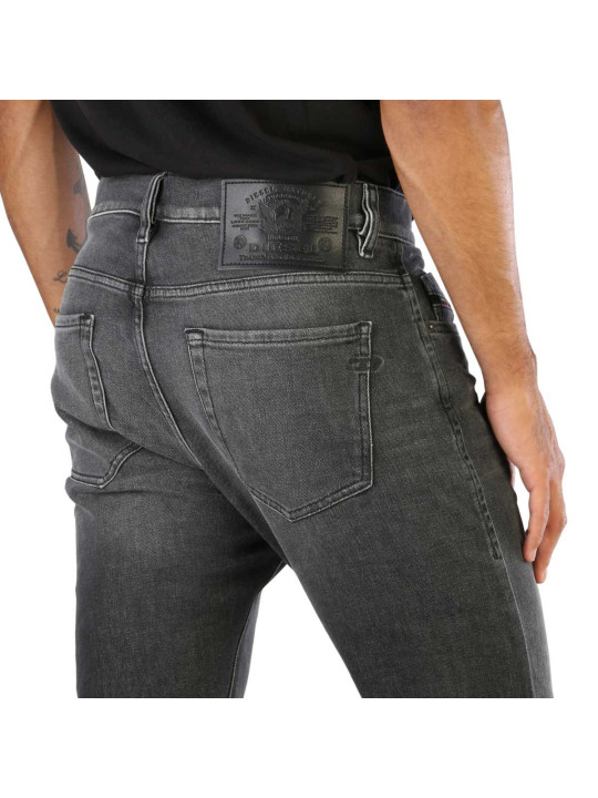 Schwarze Diesel Jeans Herren Rückenansicht