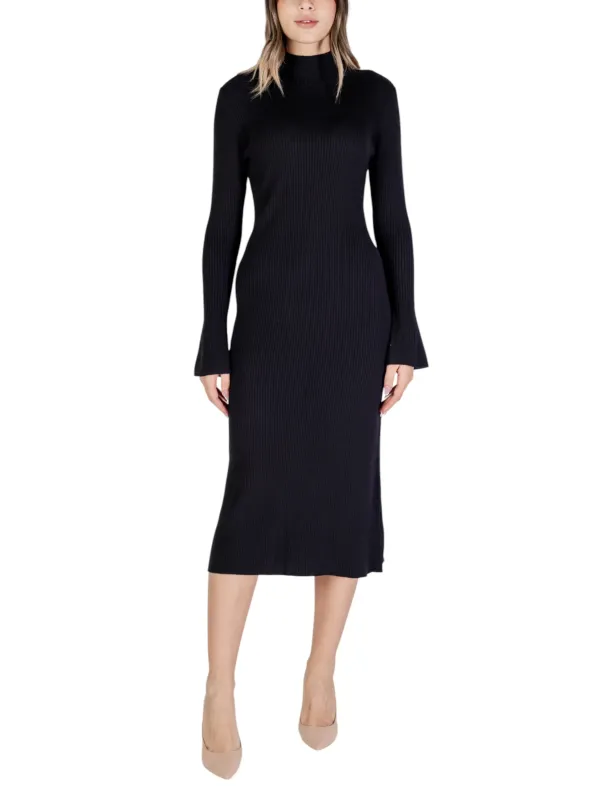 Schwarzes Strick-Midi-Kleid Sandro Ferrone Schwarzes Strick-Midi-Kleid Sandro Ferrone