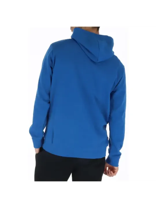 Blauer Hoodie und schwarze Jeans