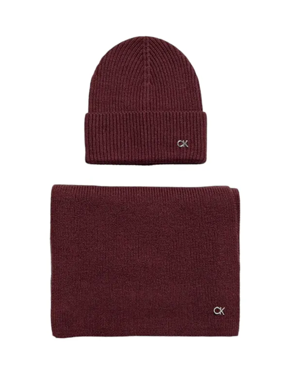 Burgundy wool hat scarf set Burgundy wool hat scarf set