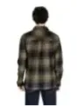 Grünes kariertes Hemd mit Jeans
