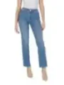 Helle Jeans, weißes Crop-Top