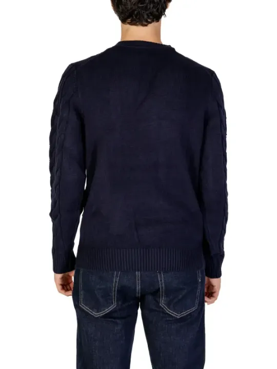 Marineblauer Strickpullover