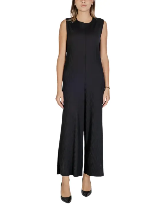 Schwarzer, plissierter Sandro Ferrone Jumpsuit