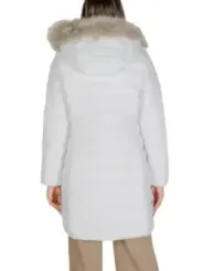 Weiße Winterjacke mit Kapuze